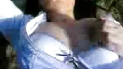 Connie caressait le vagin en pantalon et fantasme sur le les meilleurs videos pornographiques pénis