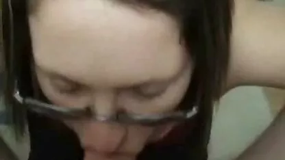 Fille sur la plage nudiste montrant meilleur porno vr chauve vagin