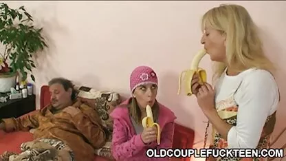 Cette salope qui meilleur film porno gratuit couvre la peau du tabac à fumer