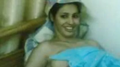 Les femmes avec de gros seins auront des relations sexuelles avec une les meilleurs video xxx jeune fille