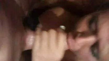 Dur les grands films porno cul Tina très exciter chauve homme