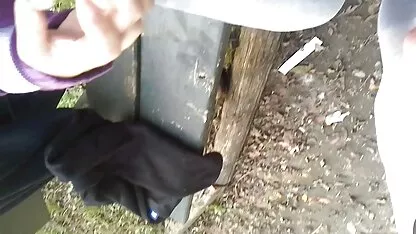 Deux poussins en bas les plus grands films porno montrent Fist anal et prolapsus.