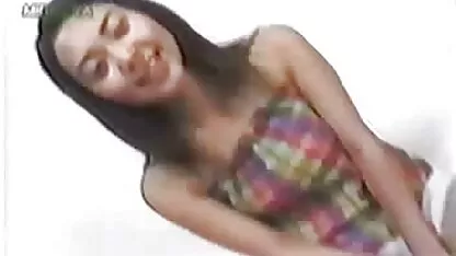 Veronica baisée dans la salle de bain d'un café pour gagner de l'argent meilleur film francais porno