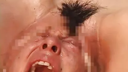 Rousse babe dans l'huile caressant son vagin avec meilleur porno du monde les doigts