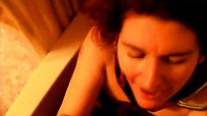 Salope Blonde dans la belle lingerie aime se masturber près de la les meilleurs films x français cheminée