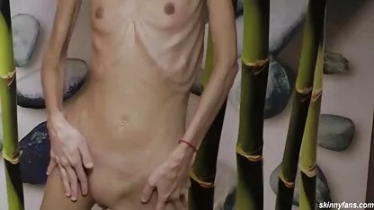 Deux meilleur film xxx copines baiser la beauté dans le cul