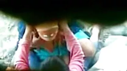 Les gars rendent la fille ivre et le meilleur film xxx forcée d'avoir des relations sexuelles