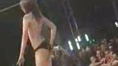 Homme je veux un bon porno puni vilain fille avec une difficile Pipe