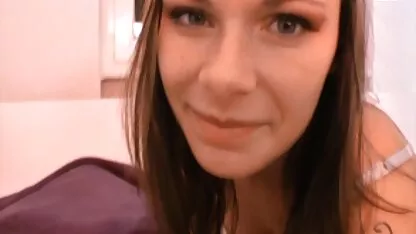 Brunette excité brûlant avec impatience de faire du sexe lesbien meilleur video porno gratuit