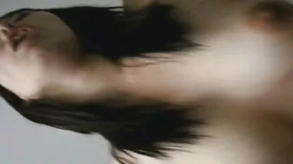 Oriental fille de se porno gratuit meilleur déshabiller et de jouer avec la chatte