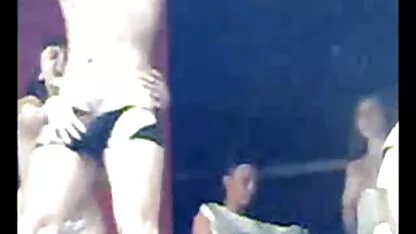Les femmes adultes avec de beaux seins baise avec les les meilleurs films x du monde gars
