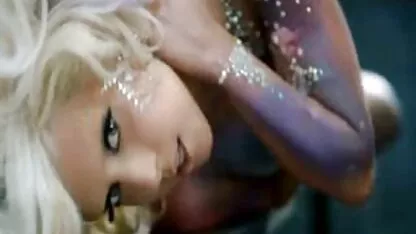 Deux brunes avec des vêtements les meilleurs films x français orientaux sexe incroyable
