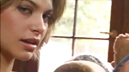 Un chauffeur de taxi avec un ami à tour de rôle ayant des relations sexuelles avec une nouvelle femme aux cheveux bruns video porno les plus populaires