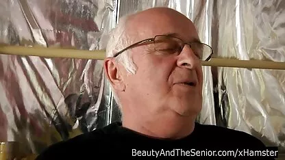 L'amour de l'allemand dans un meilleur film porno 2017 tatouage masturbation et éjacule