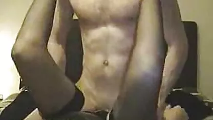 Le gars a enlevé le dos d'un blanc meilleur vidéo xxx berjins fille avec amateur caméra