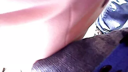 Lezzie frottant les film porno avec bon scenario chattes et léchant le clitoris